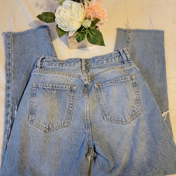 Pacsun Ripped Mom Jeans - Picture 2 of 3